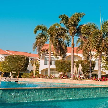 Reef Oasis Blue Bay Resort & Spa Sharm el Sheikh Esterno foto The pool at the Sheraton Club Resort