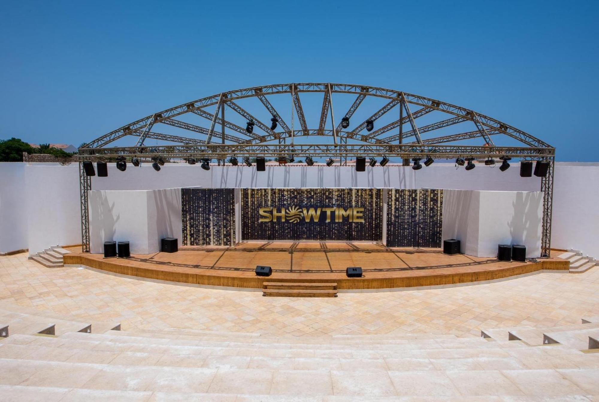 Reef Oasis Blue Bay Resort & Spa Sharm el Sheikh Esterno foto The stage of the amphitheater