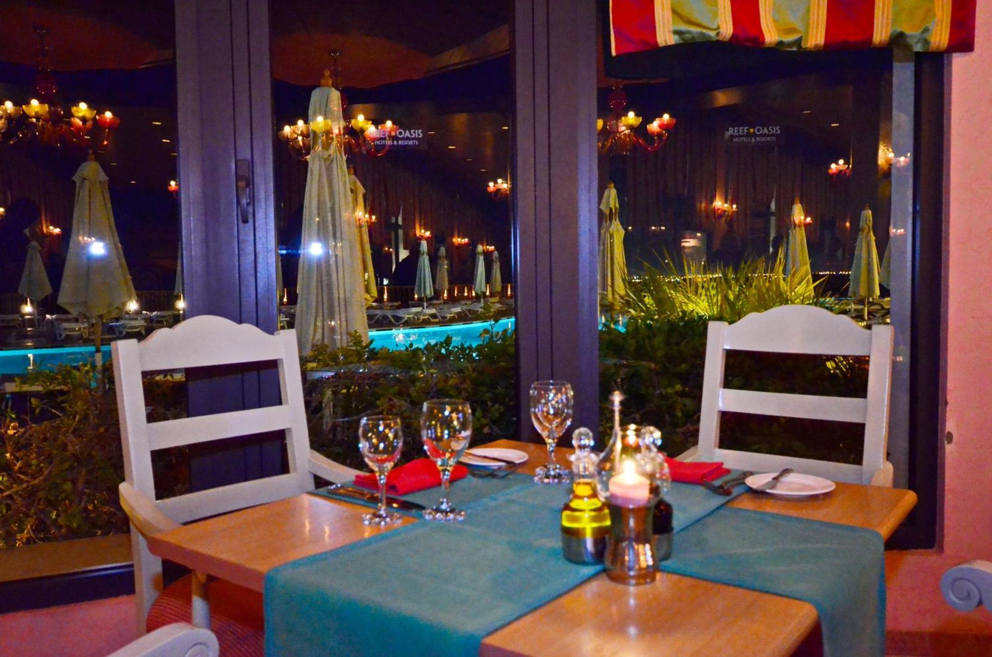 Reef Oasis Blue Bay Resort & Spa Sharm el Sheikh Esterno foto A restaurant in the Maldives