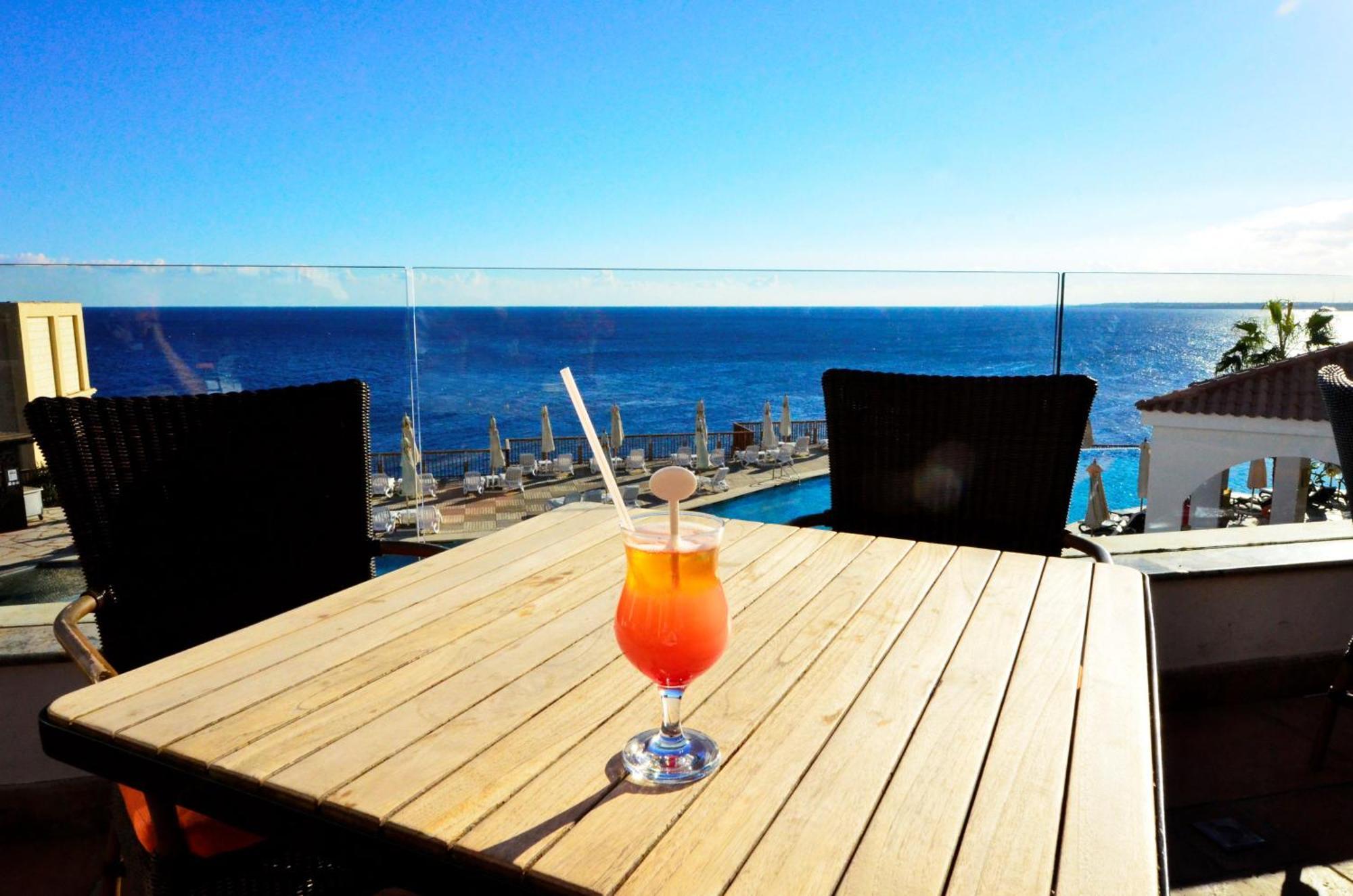 Reef Oasis Blue Bay Resort & Spa Sharm el Sheikh Esterno foto A Bellini cocktail