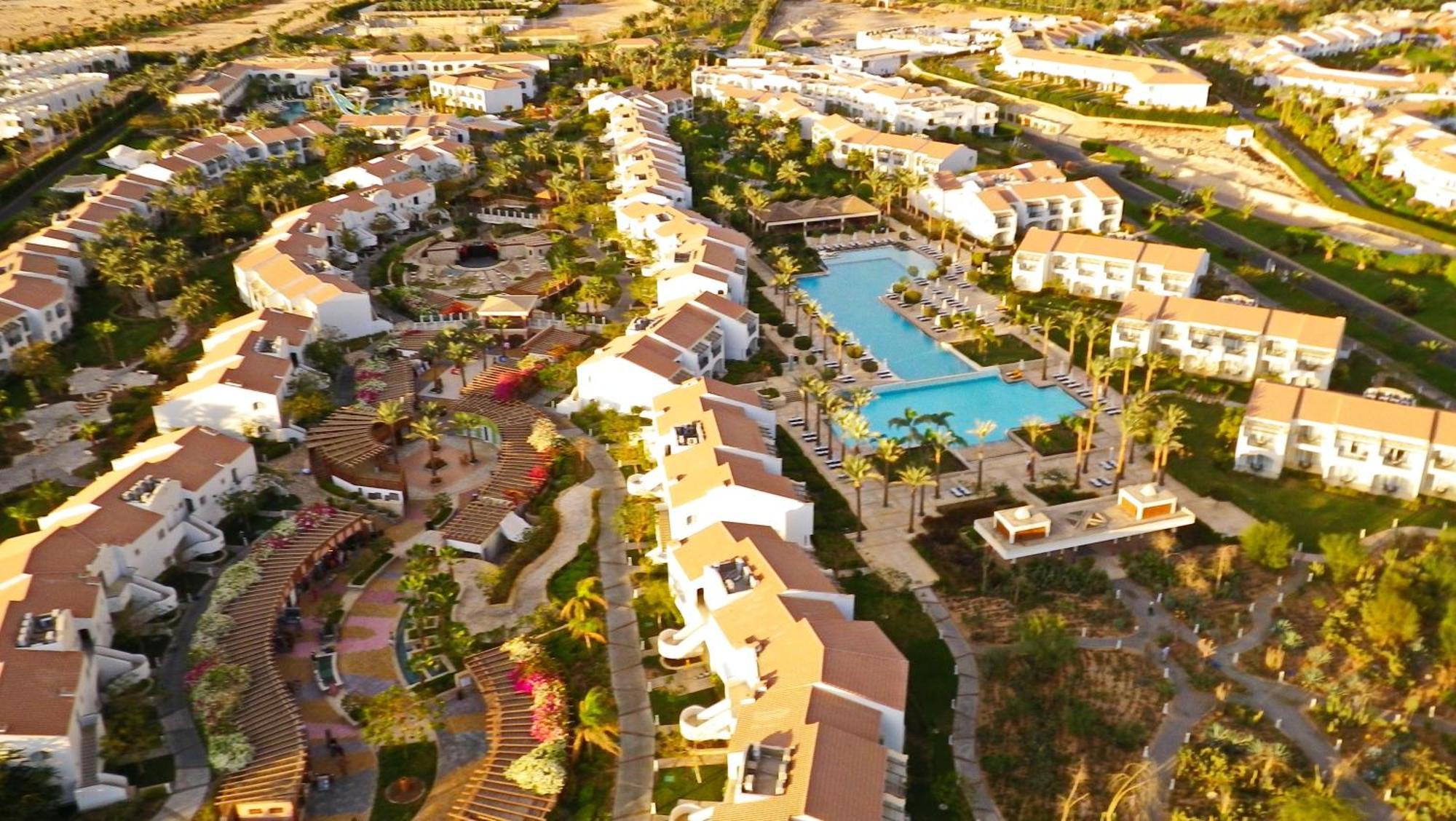 Reef Oasis Blue Bay Resort & Spa Sharm el Sheikh Esterno foto Aerial view of the community